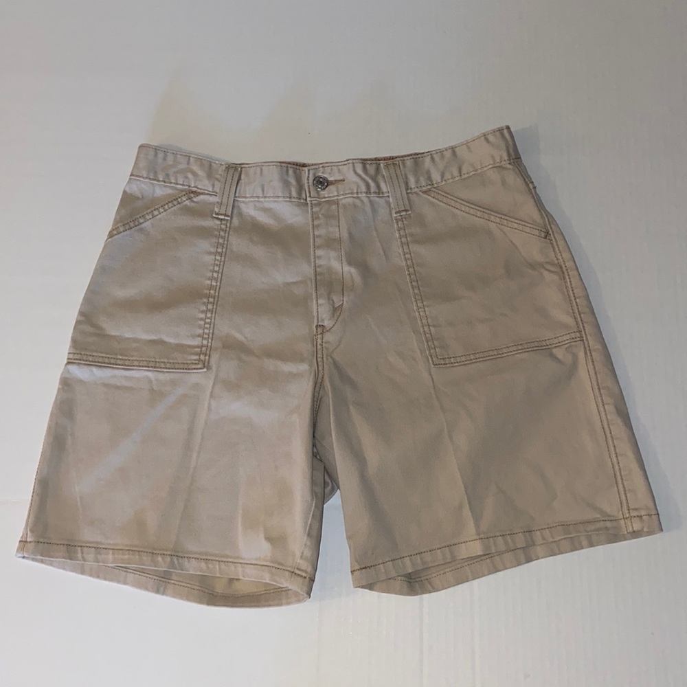 Levi’s 550 Beige High Rise Women’s Relaxed Size 14 Shorts